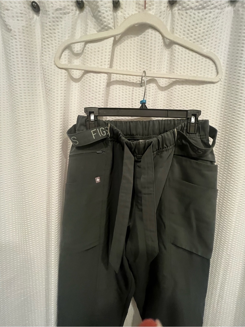FIGS women’s bonsai Green Utility balloon scrub Jogger Pants